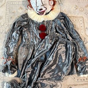 Creepy Clown Costume - Adult XL ( just removed from packaging for the picture)